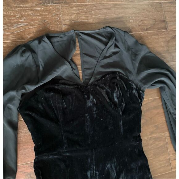 Vintage Collectif London Arionna Black Velvet Jumpsuit Large - Picture 3 of 5